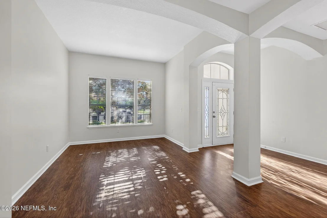 Photo of 304 N HIDDEN TREE Drive