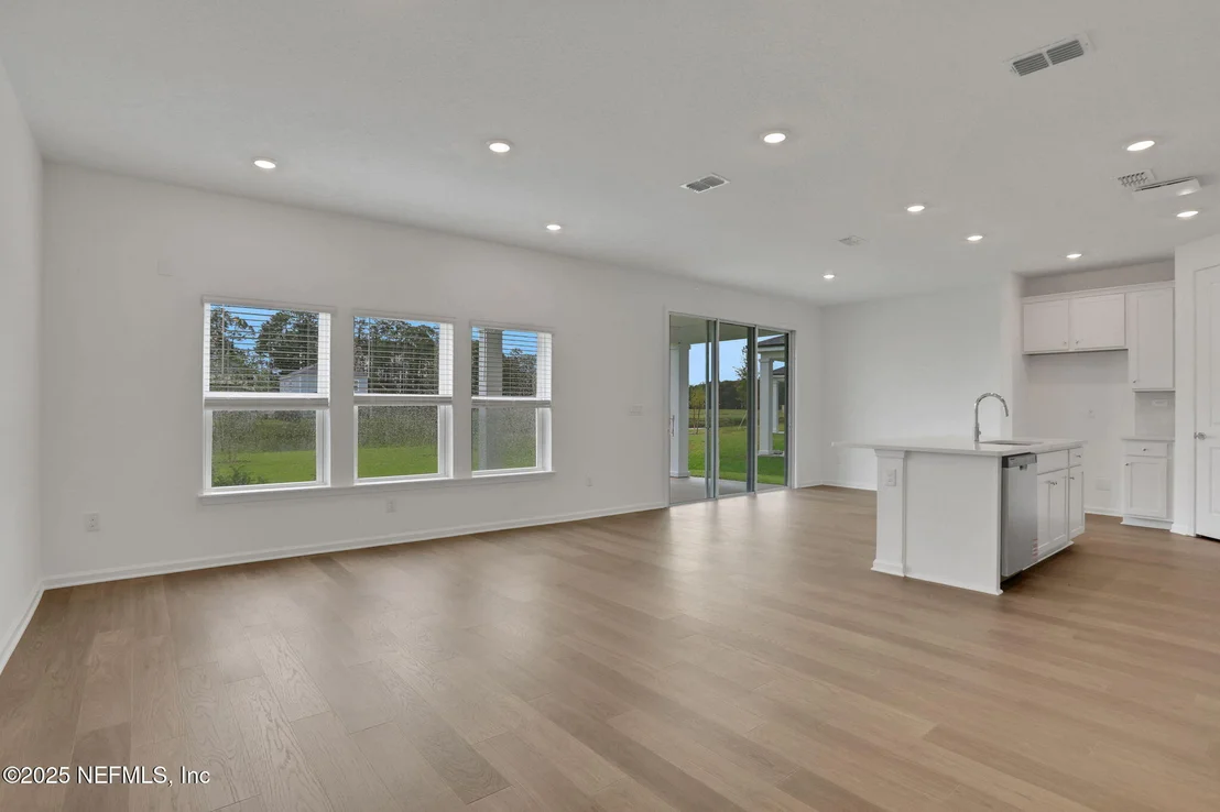 Photo of 722 FARMFIELD Drive
