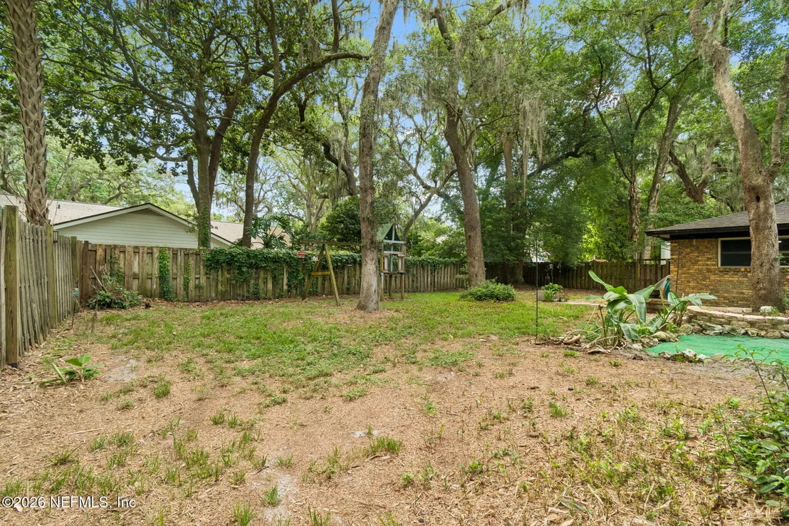 Photo of 1631 ARROWHEAD Trail