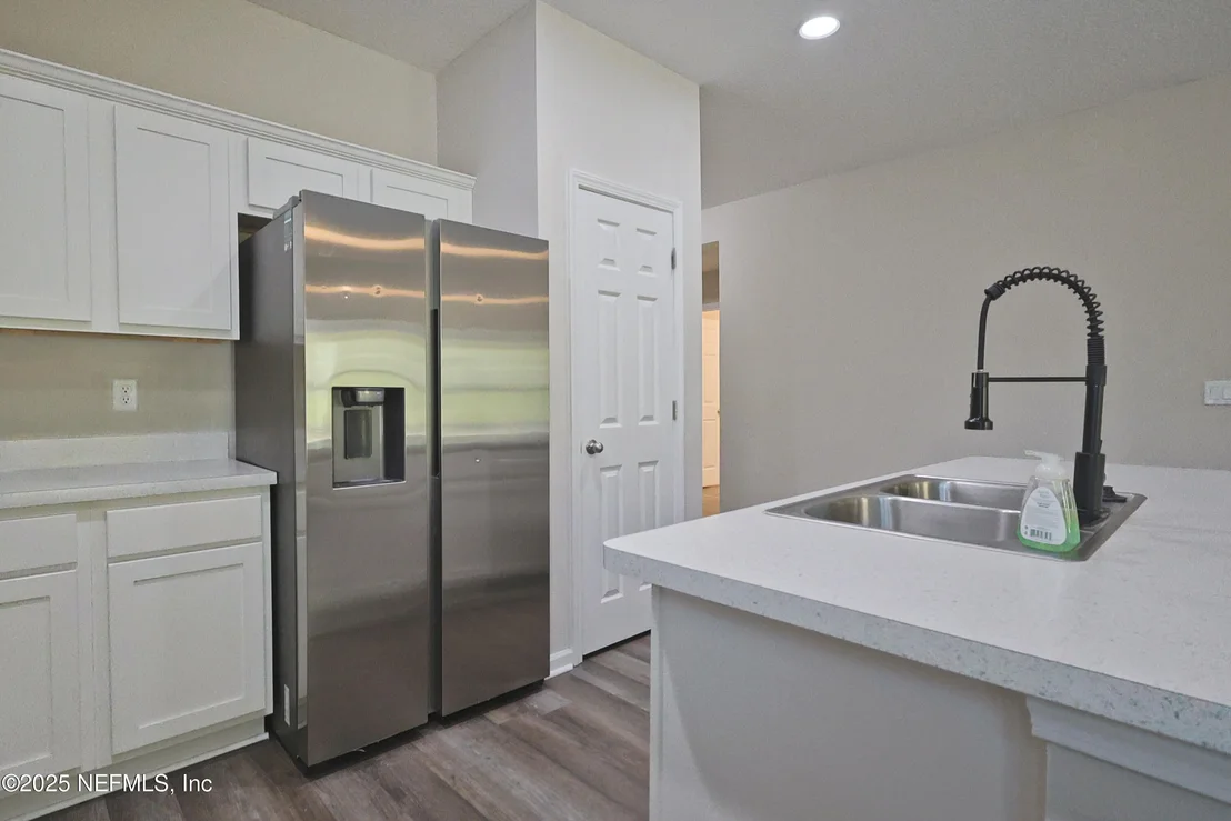 Photo of 52 PEPPERMINT Avenue