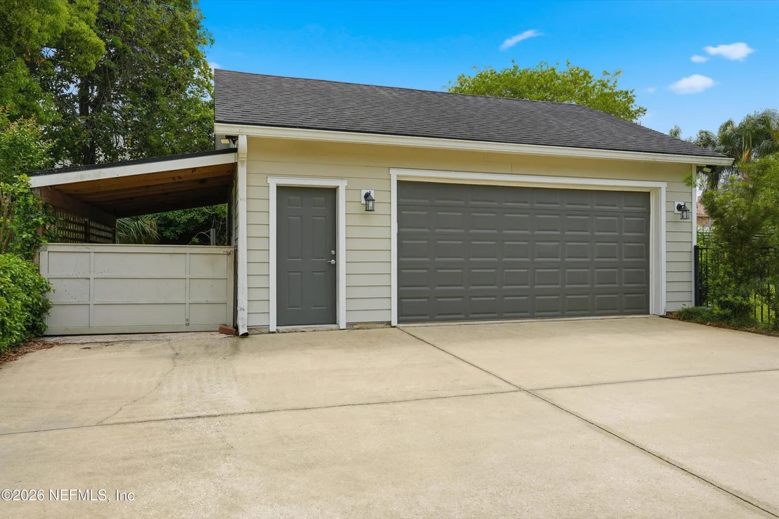 Photo of 1052 HOLLY Lane