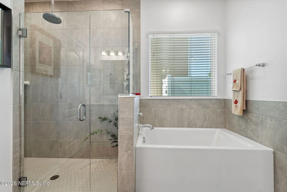 Photo of 120 OAKLEAF Way