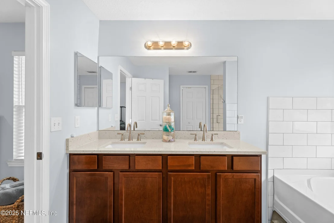 Photo of 96433 COMMODORE POINT Drive