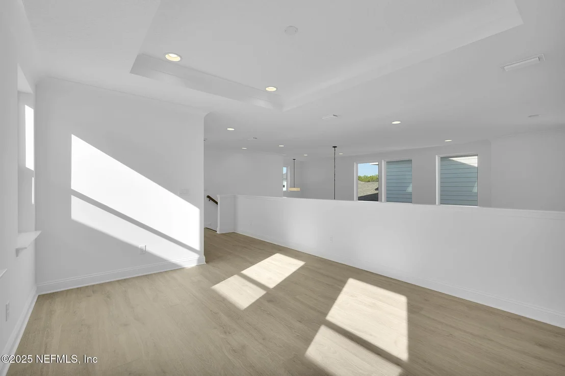 Photo of 299 REFLECTIONS Avenue
