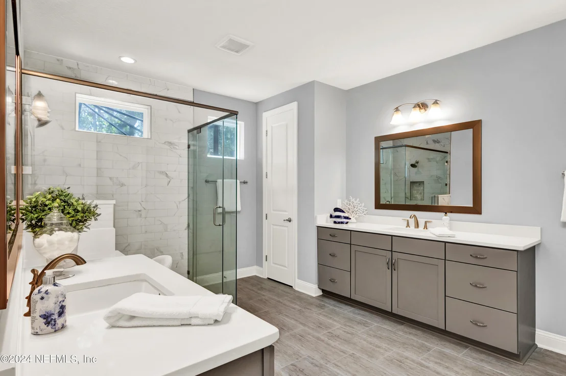 Photo of 10385 SILVERBROOK Trail