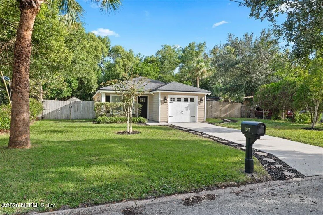 Photo of 6237 SYRINGA Lane