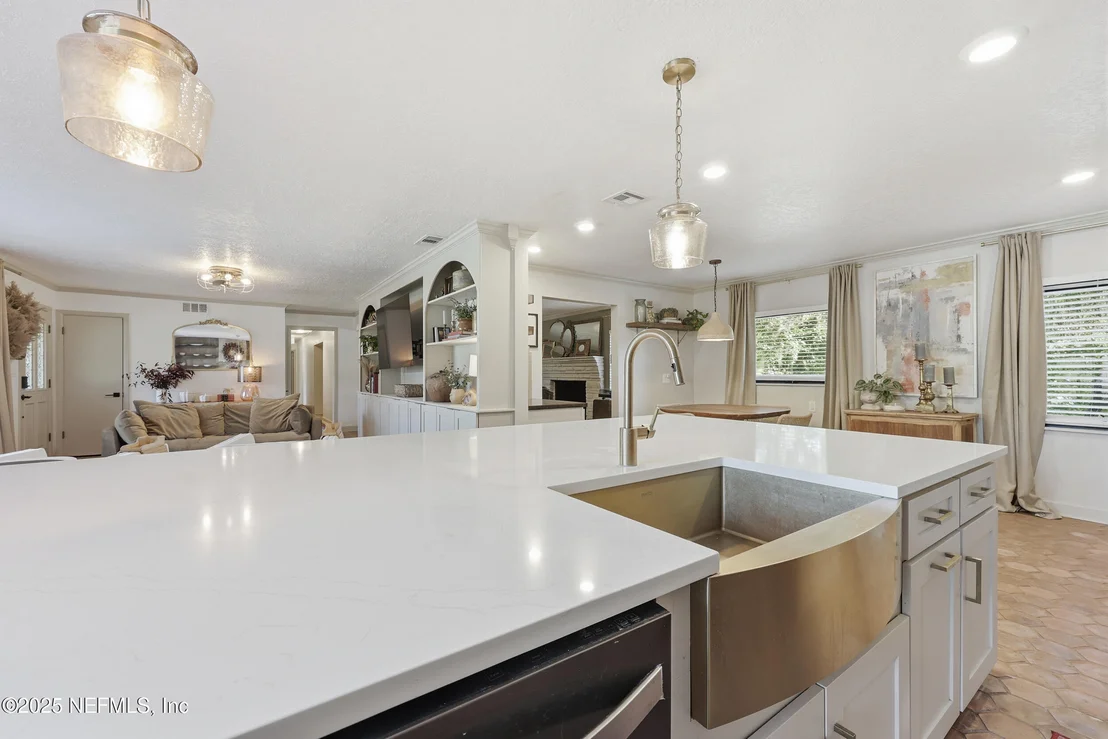 Photo of 1315 MAYFAIR Road