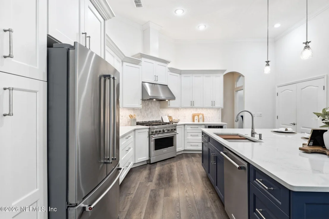 Photo of 215 PARKSIDE Drive