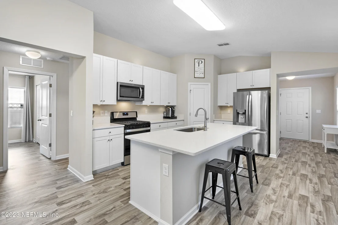 Photo of 121 MOORCROFT Way