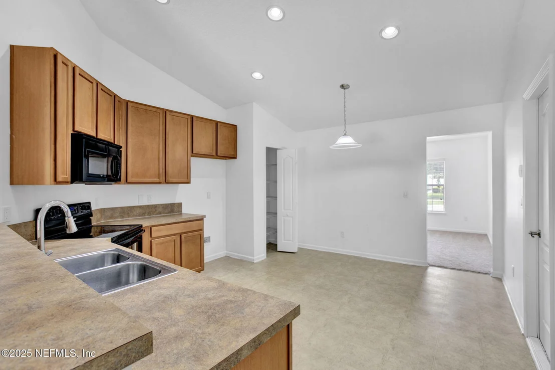 Photo of 6719 ROYAL LEAF Lane