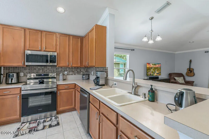 Photo of 972 BECKINGHAM Drive