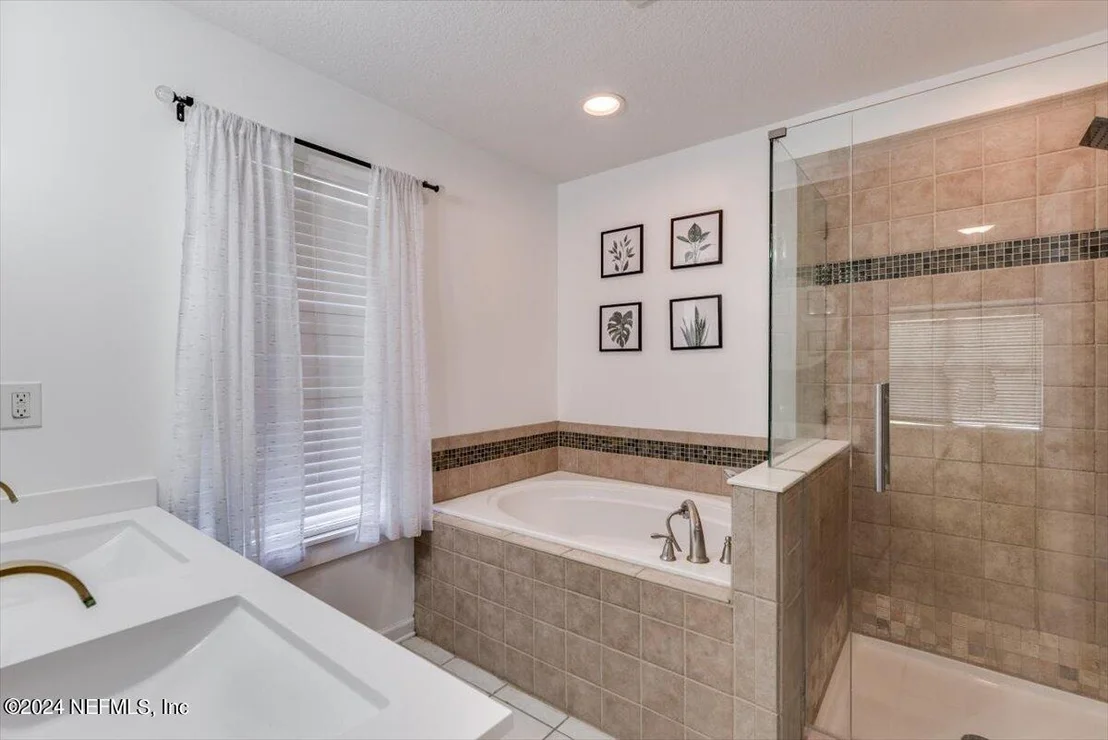 Photo of 952 BECKINGHAM Drive