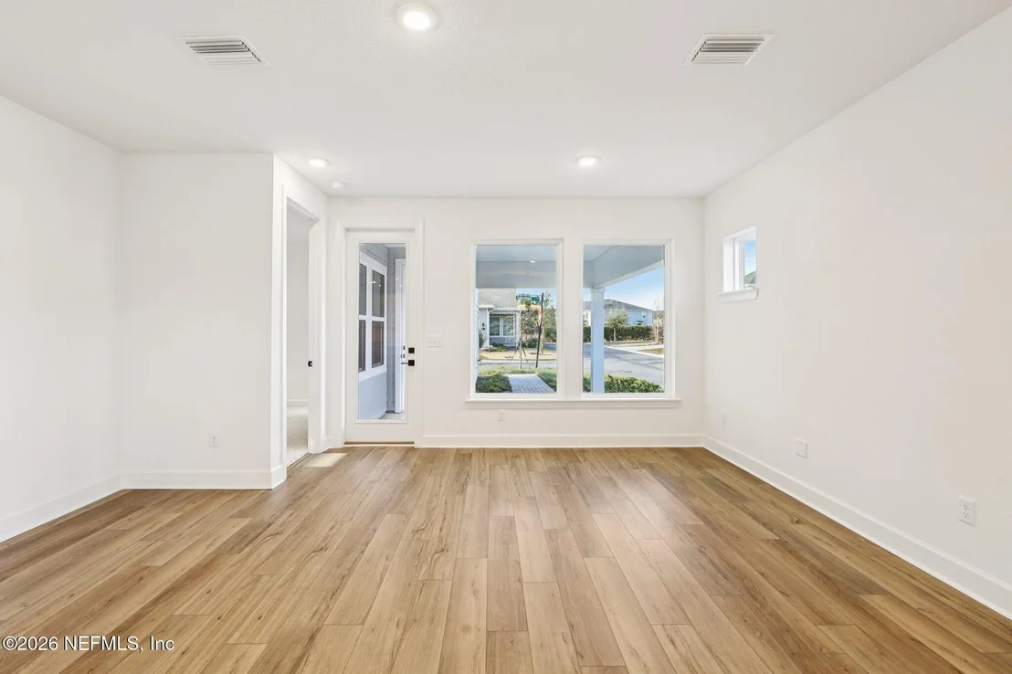 Photo of 17 JAMESTOWN Court