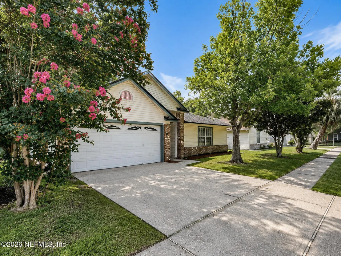Photo of 8126 FIELDSIDE Drive W