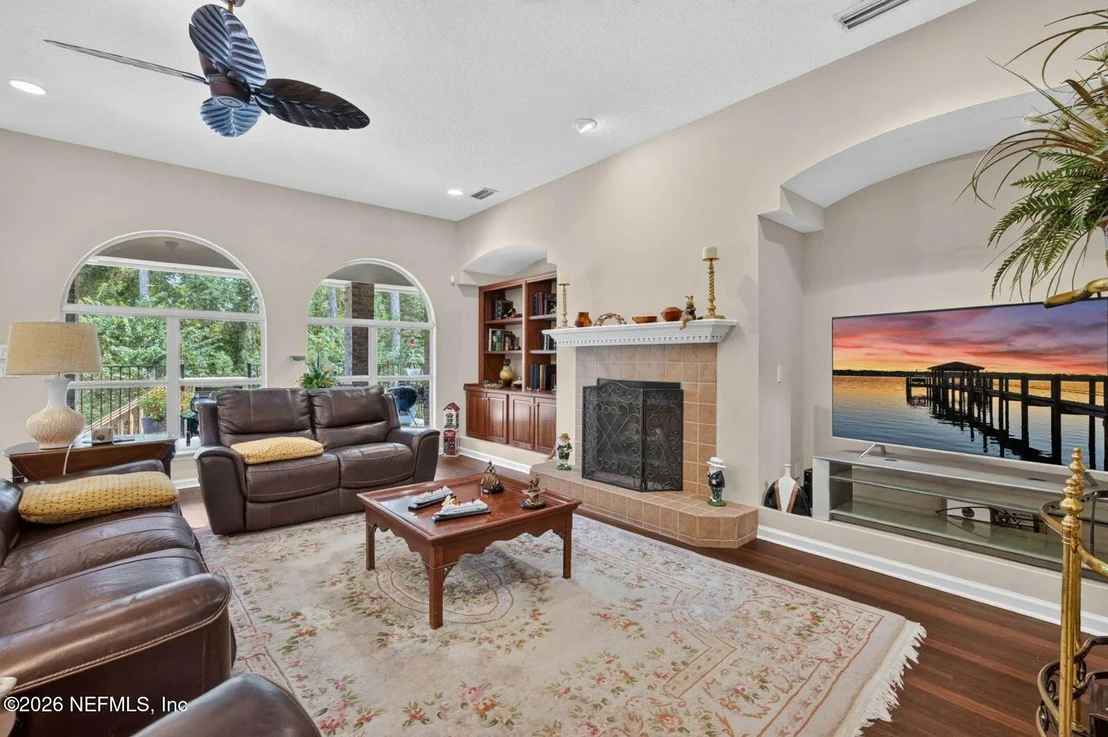 Photo of 832 RILEY Lane