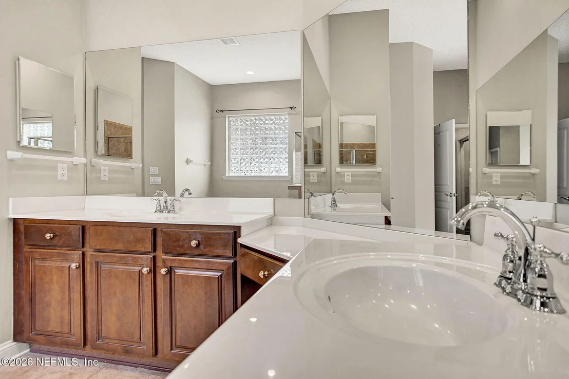 Photo of 1837 FOREST GLEN Way