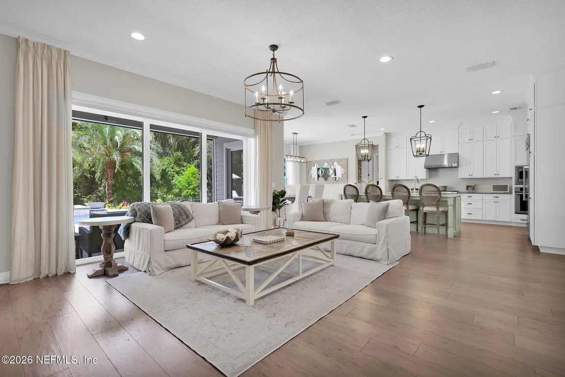Photo of 122 SENORA Court