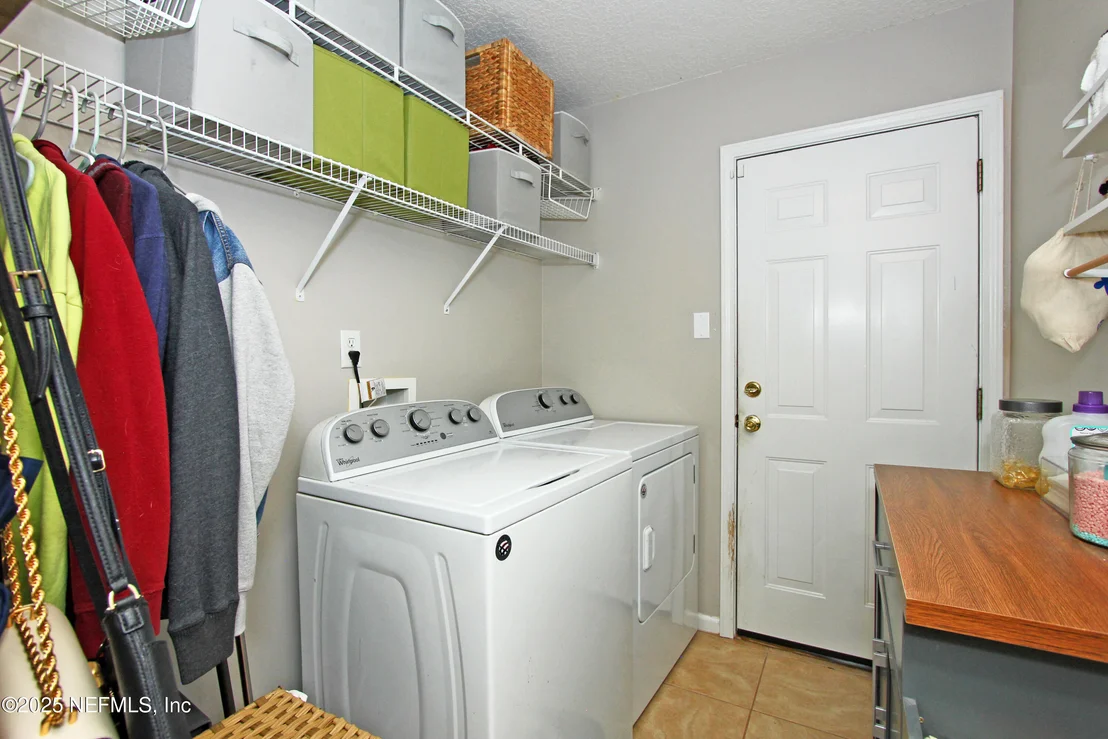 Photo of 1121 ANDREA Way