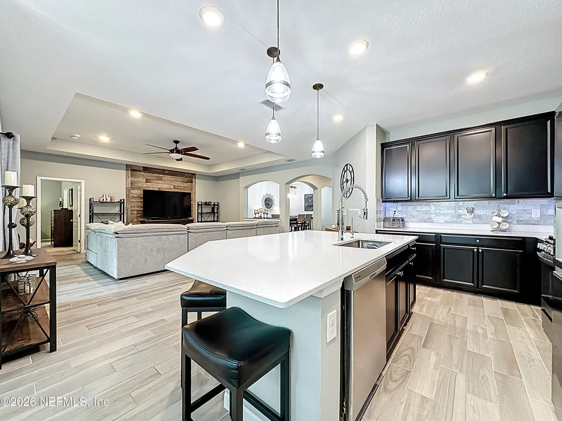 Photo of 39 ATHENS Drive