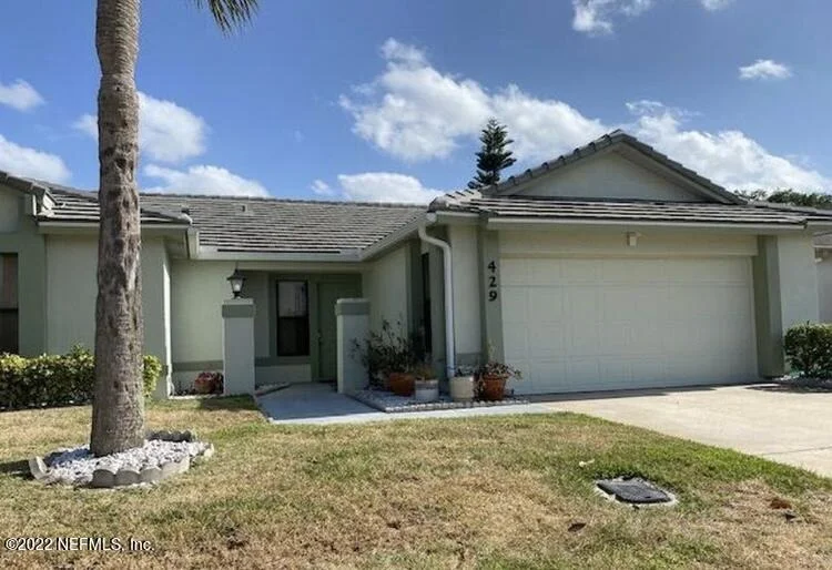 Photo of 429 MAPLE BLUFF Circle