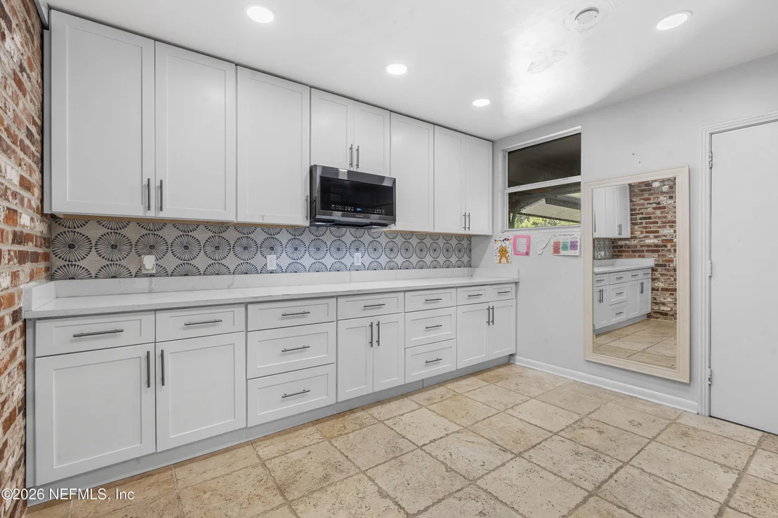Photo of 4703 QUEEN Lane