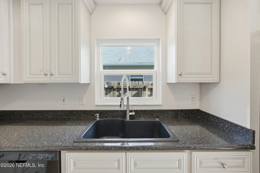 Photo of 305 ISLAND LANDING Drive