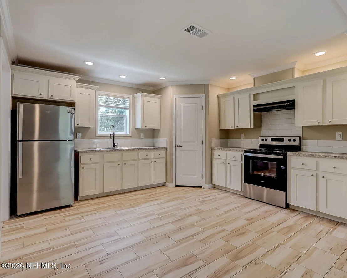 Photo of 11386 DEERWOOD Circle