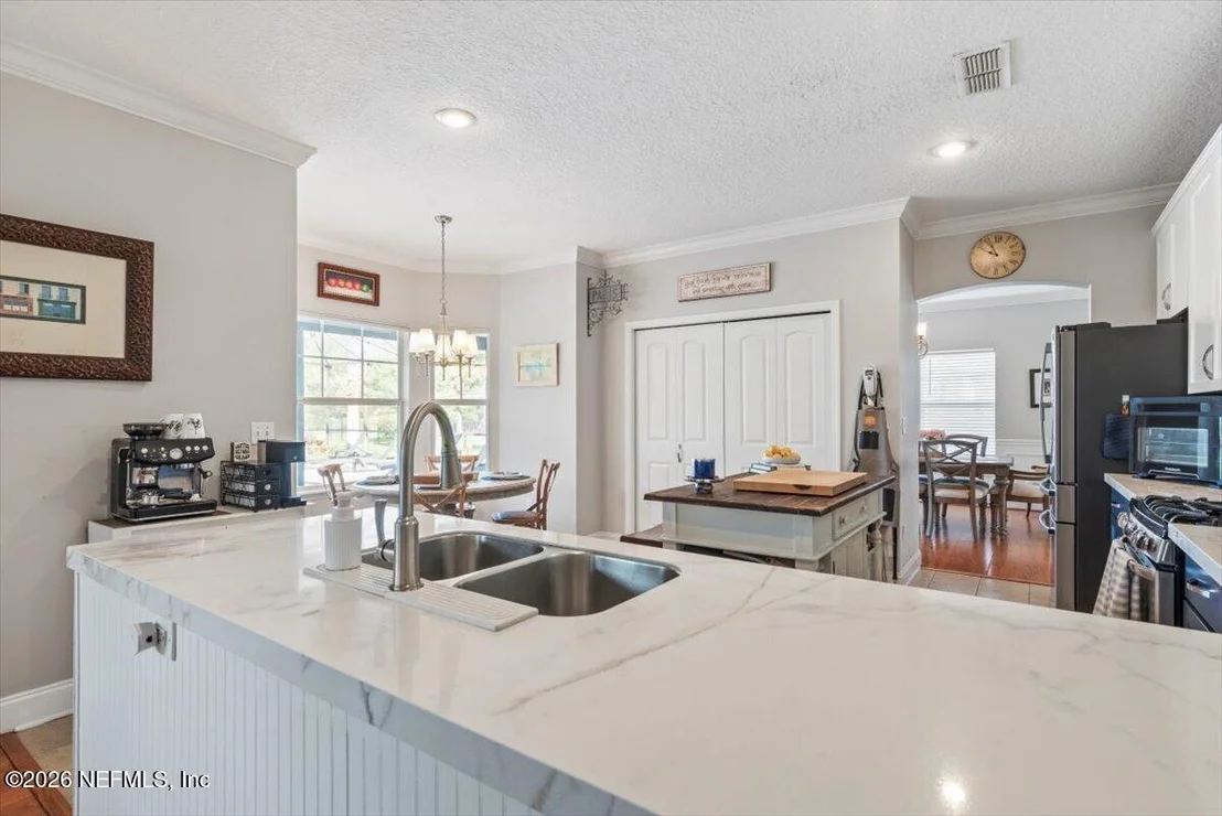 Photo of 817 EAGLE POINT Drive