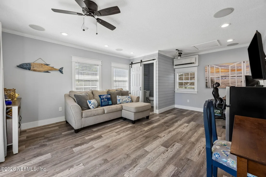 Photo of 8224 HALL Lane