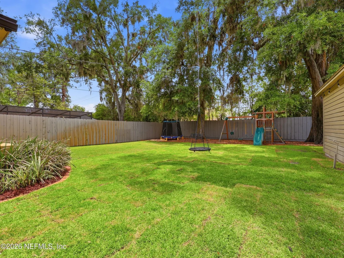 Photo of 1630 MAYVIEW Road