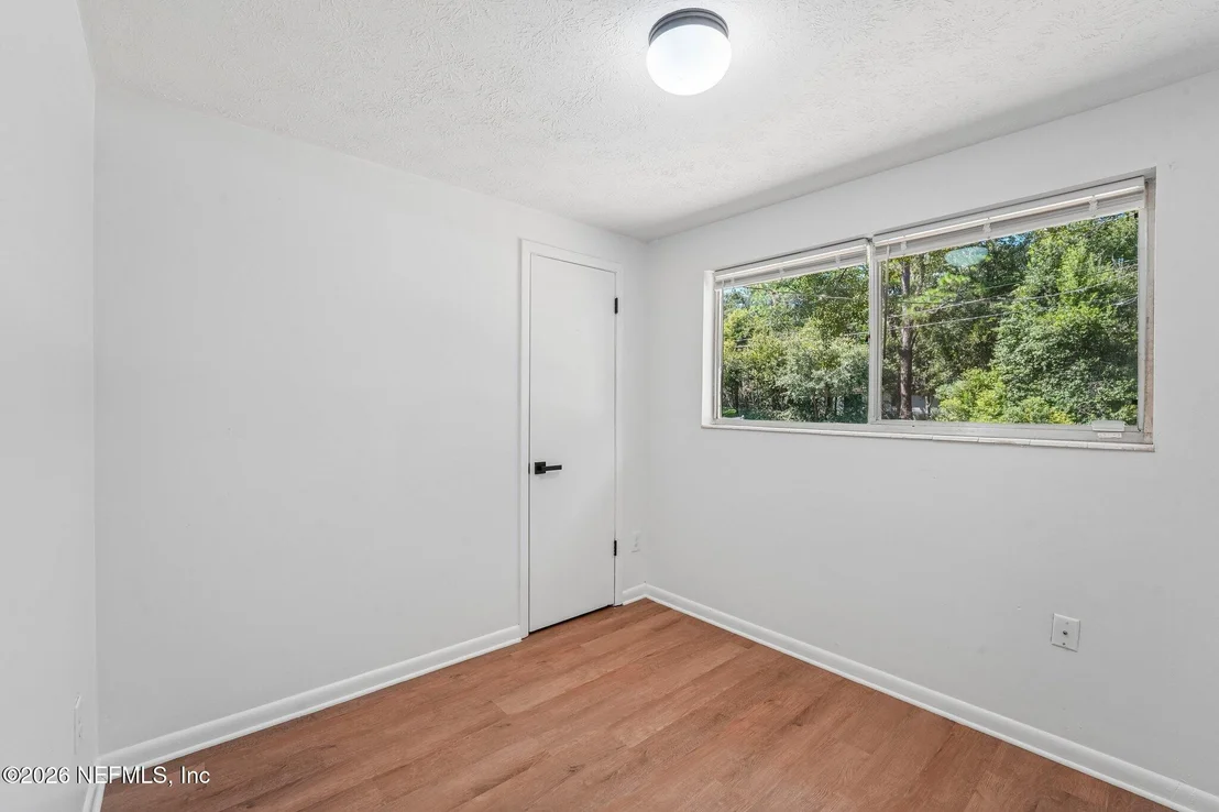 Photo of 5105 SEABOARD Avenue