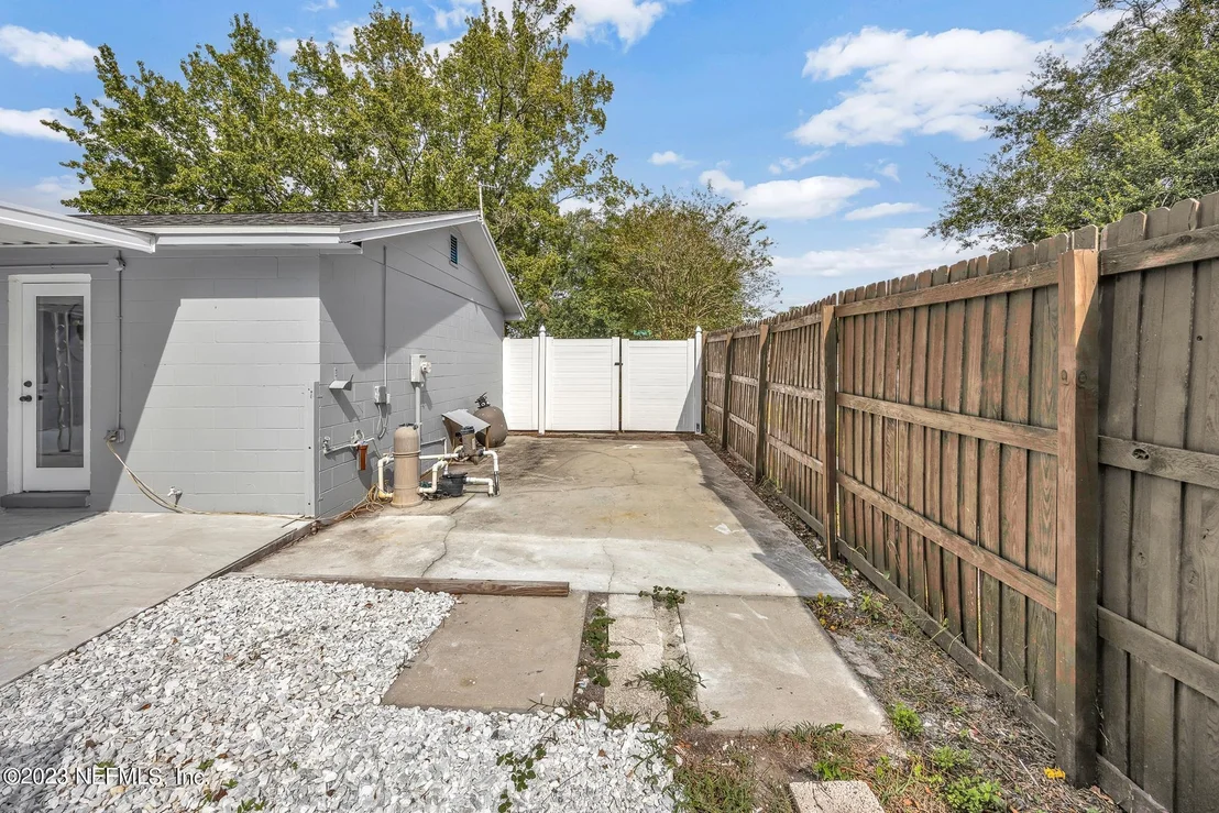 Photo of 6096 CHECKMATE Lane