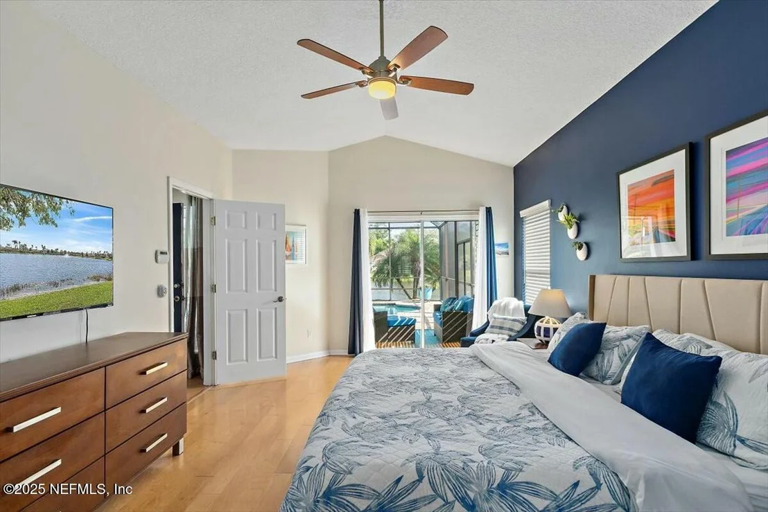 Photo of 1563 LAKE BEND Place