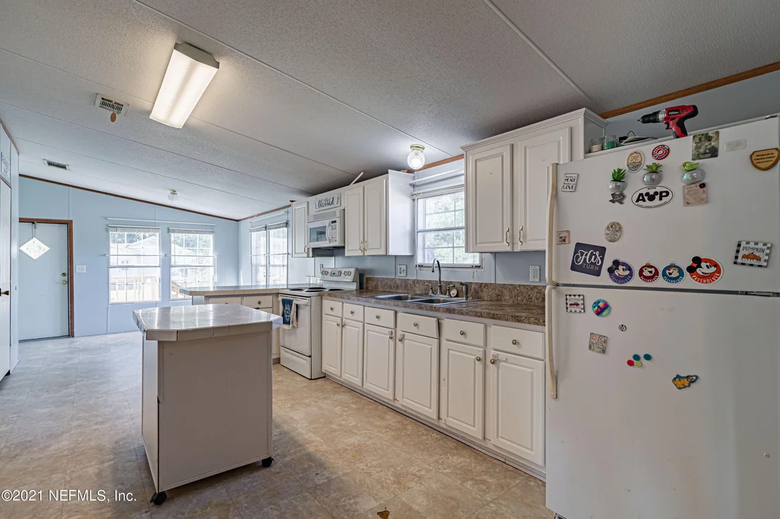 Photo of 2441 VIOLA Street