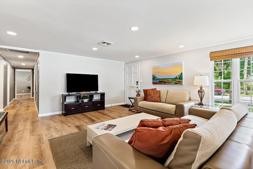 Photo of 4 NELMAR Avenue