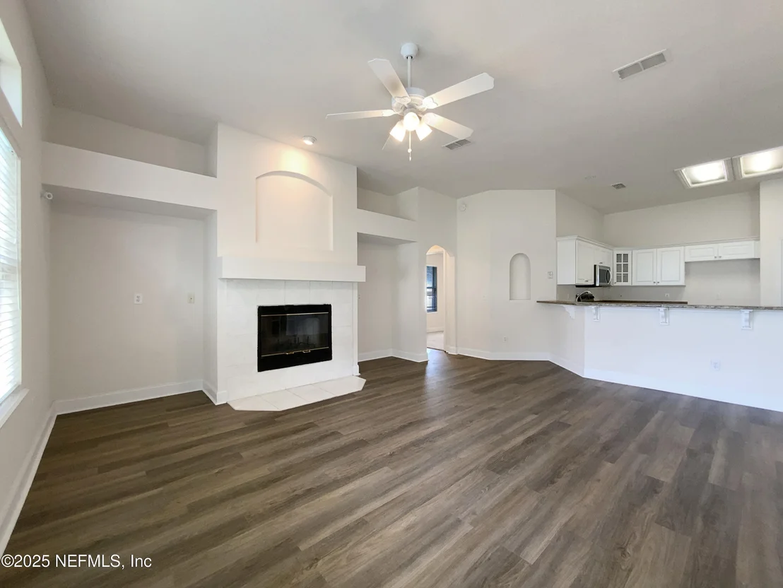 Photo of 689 BOX BRANCH Circle