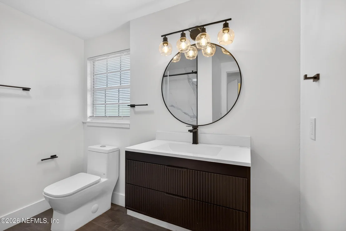 Photo of 1407 GRANDVIEW Drive
