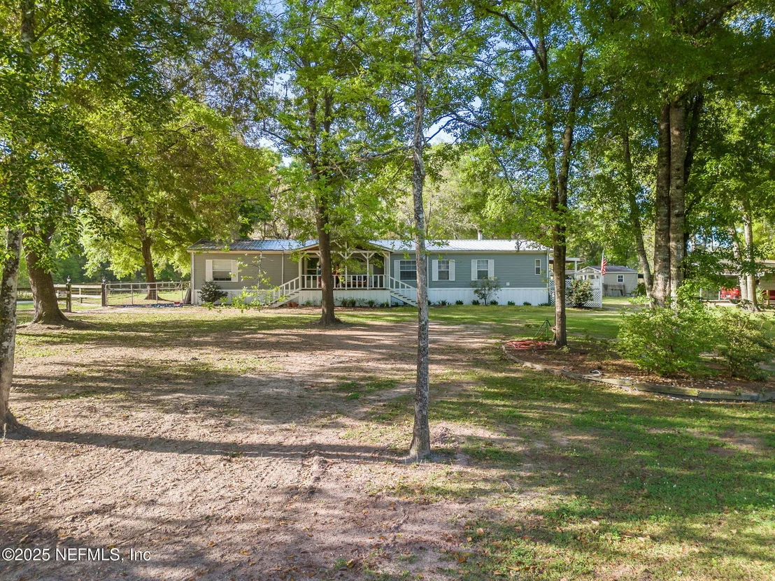 Photo of 812 JONATHAN Road