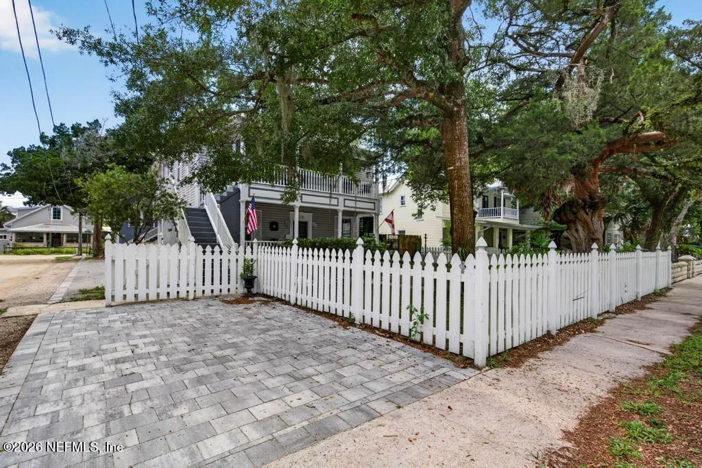 Photo of 13 ROHDE Avenue