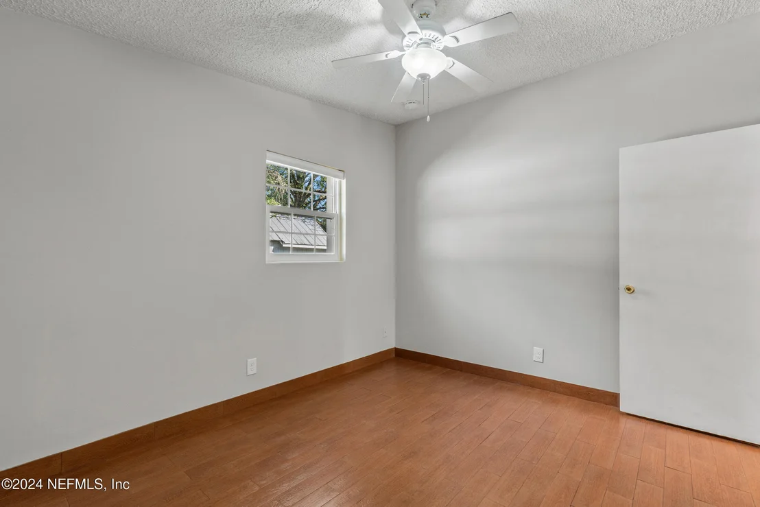 Photo of 1736 LOUVRE Drive