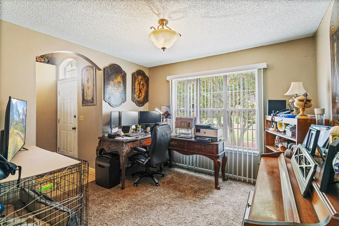 Photo of 285 CLOVER Court