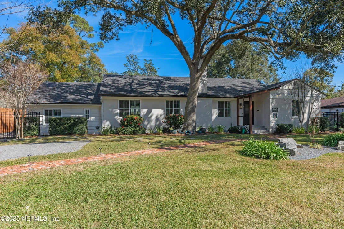 Photo of 2525 LAUREL Road