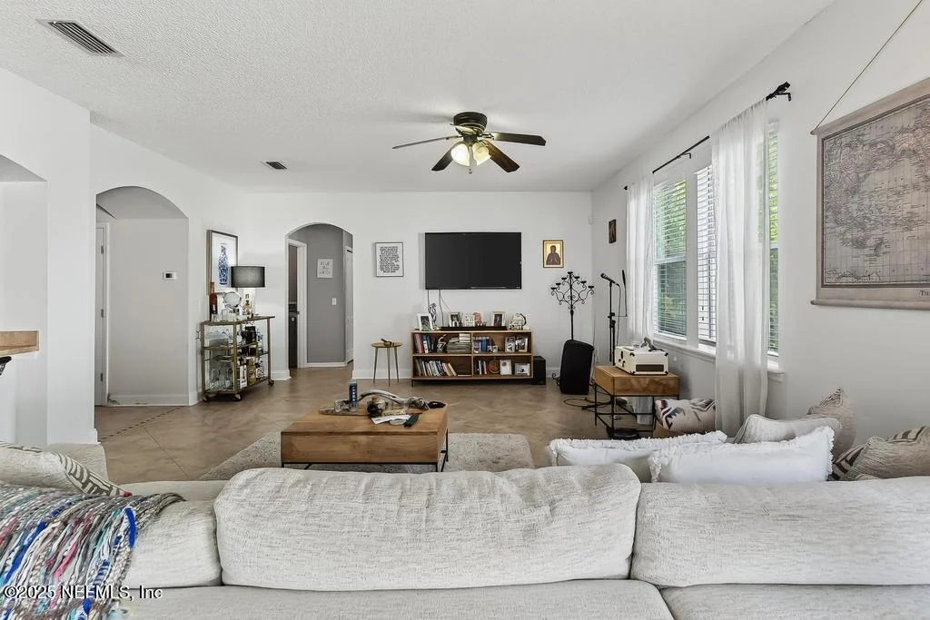 Photo of 12418 TROPIC Drive