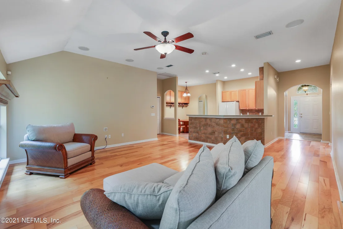 Photo of 420 HEATHER PARK Lane