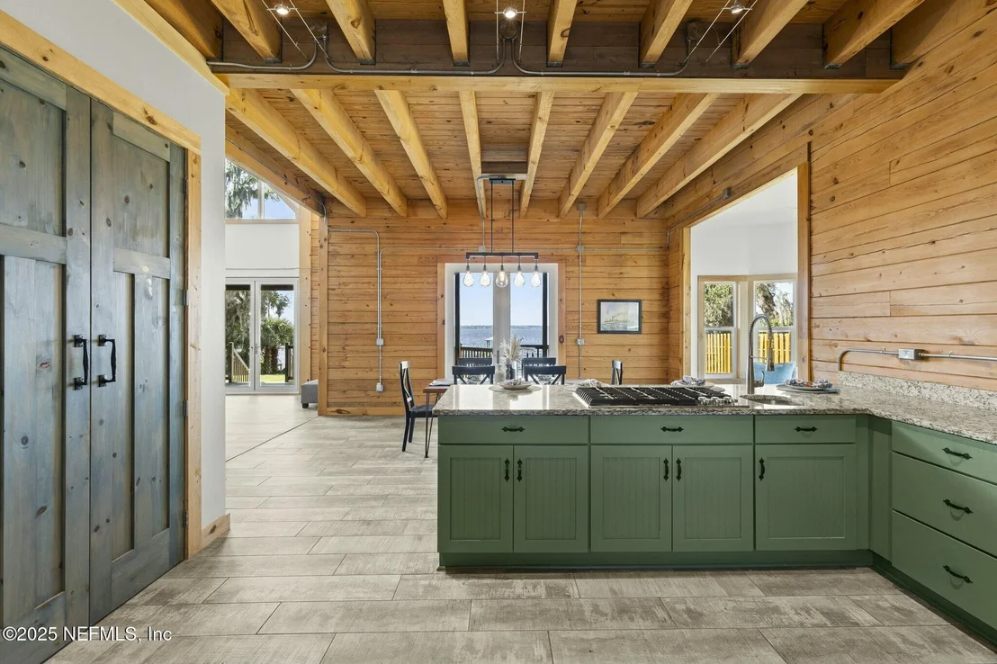 Photo of 4841 STATE ROAD 13 N