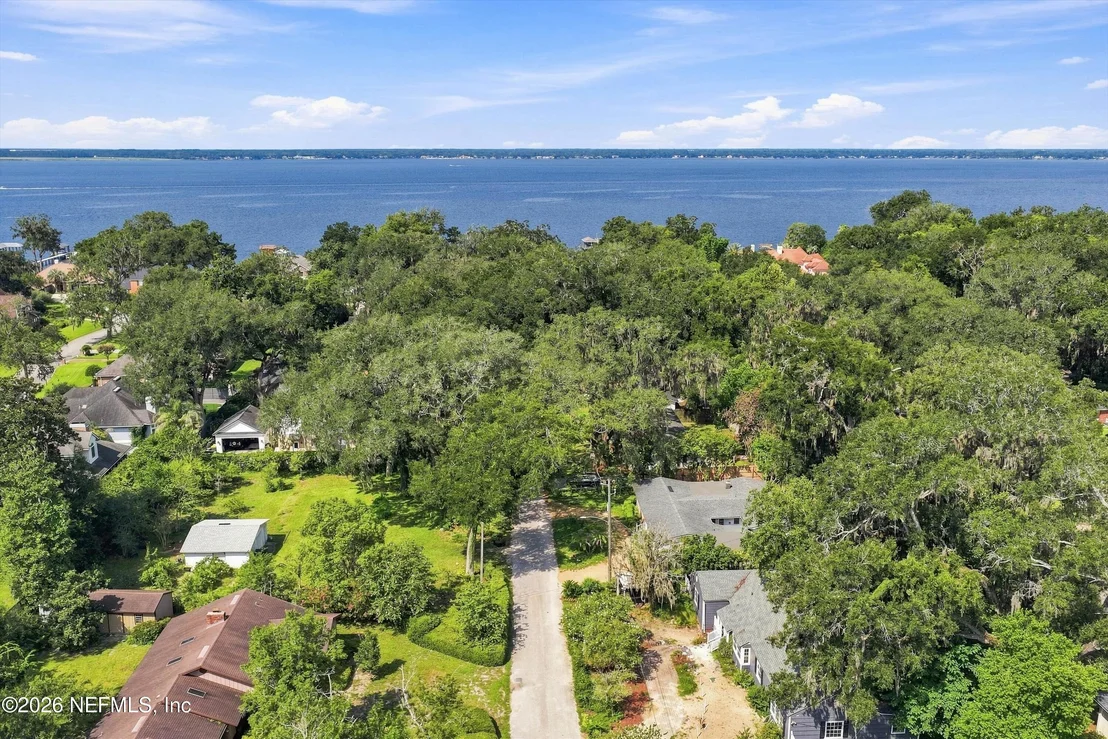 Photo of 1347 REDBUD Lane