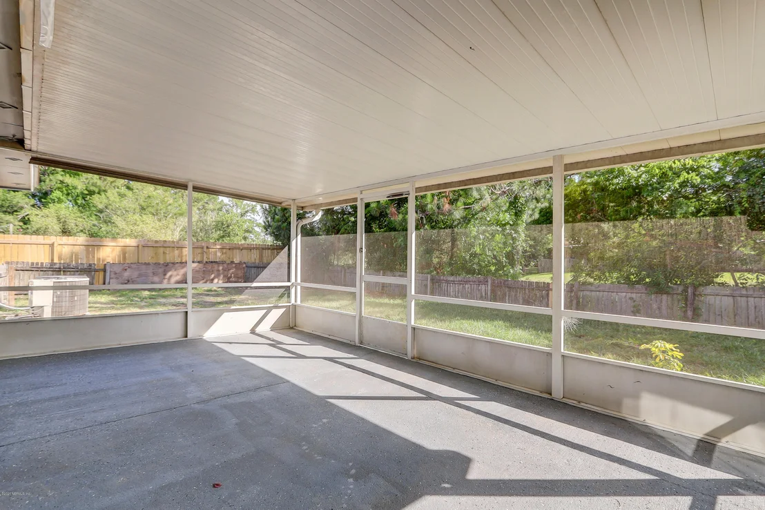 Photo of 1982 HOVINGTON Circle E