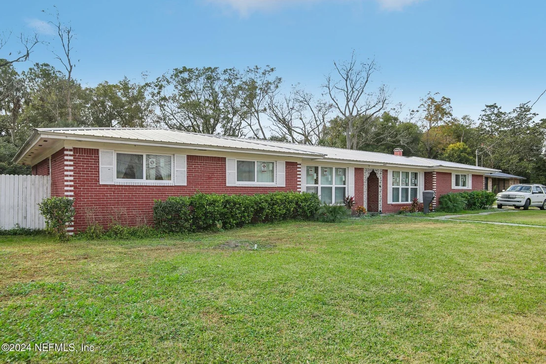Photo of 5816 MONCRIEF Road