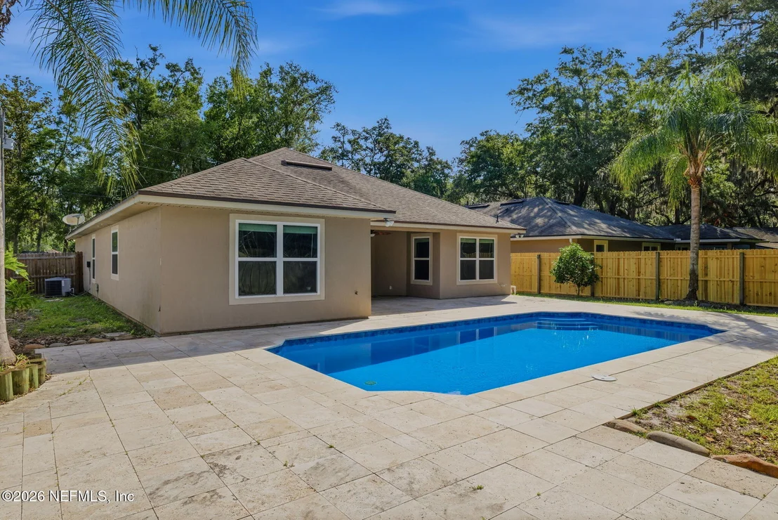 Photo of 880 CLAY Street