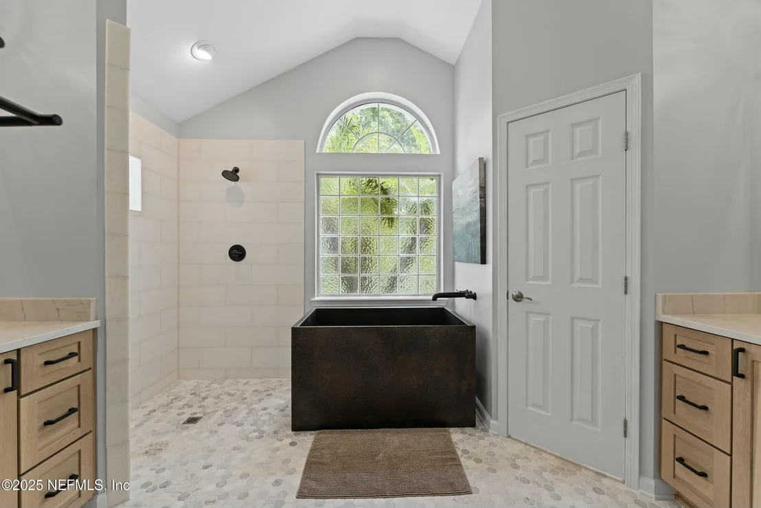 Photo of 140 BEAR PEN Road